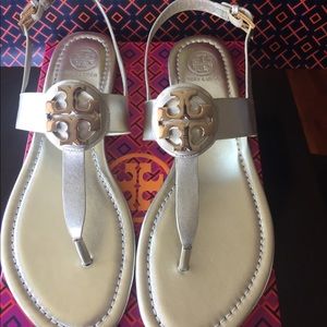 Tory Burch Bryce Thong sandal sz 9 Spark Gold NIB